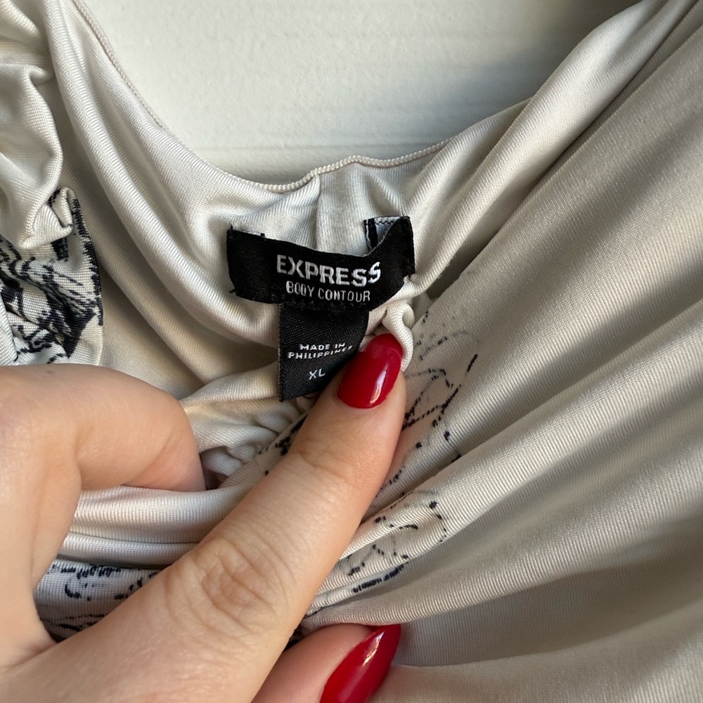 Express Black and White Ruched Bodysuit - Picture 2 of 4